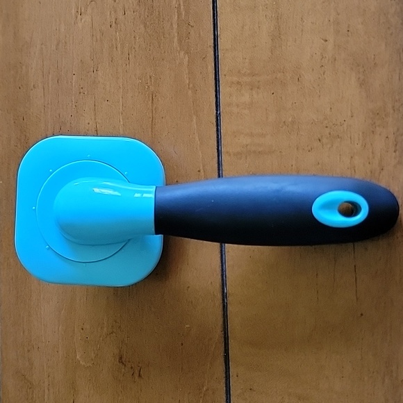 Gonicc Dog & Cat Pets Nail Clippers  and brush set - with Safety Guard - Picture 6 of 7